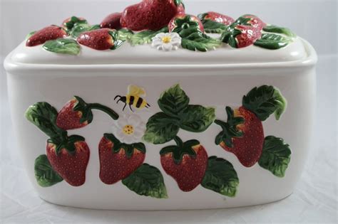 Strawberry Breadbox 